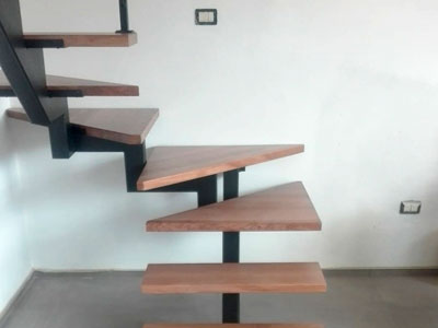scala monotrave in legno